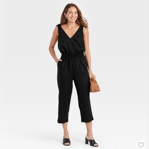 Sleeveless tie shoulder linen jumpsuit